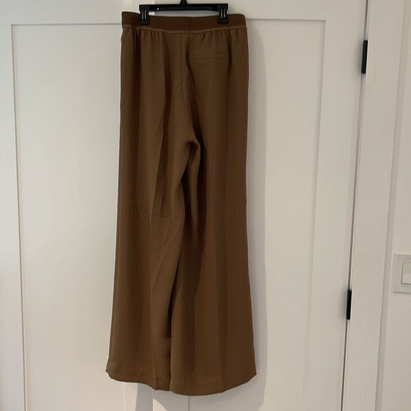 NWT SPANX Carefree Crepe Pleated Trouser Women's Medium Cedar - Picture 5 of 8